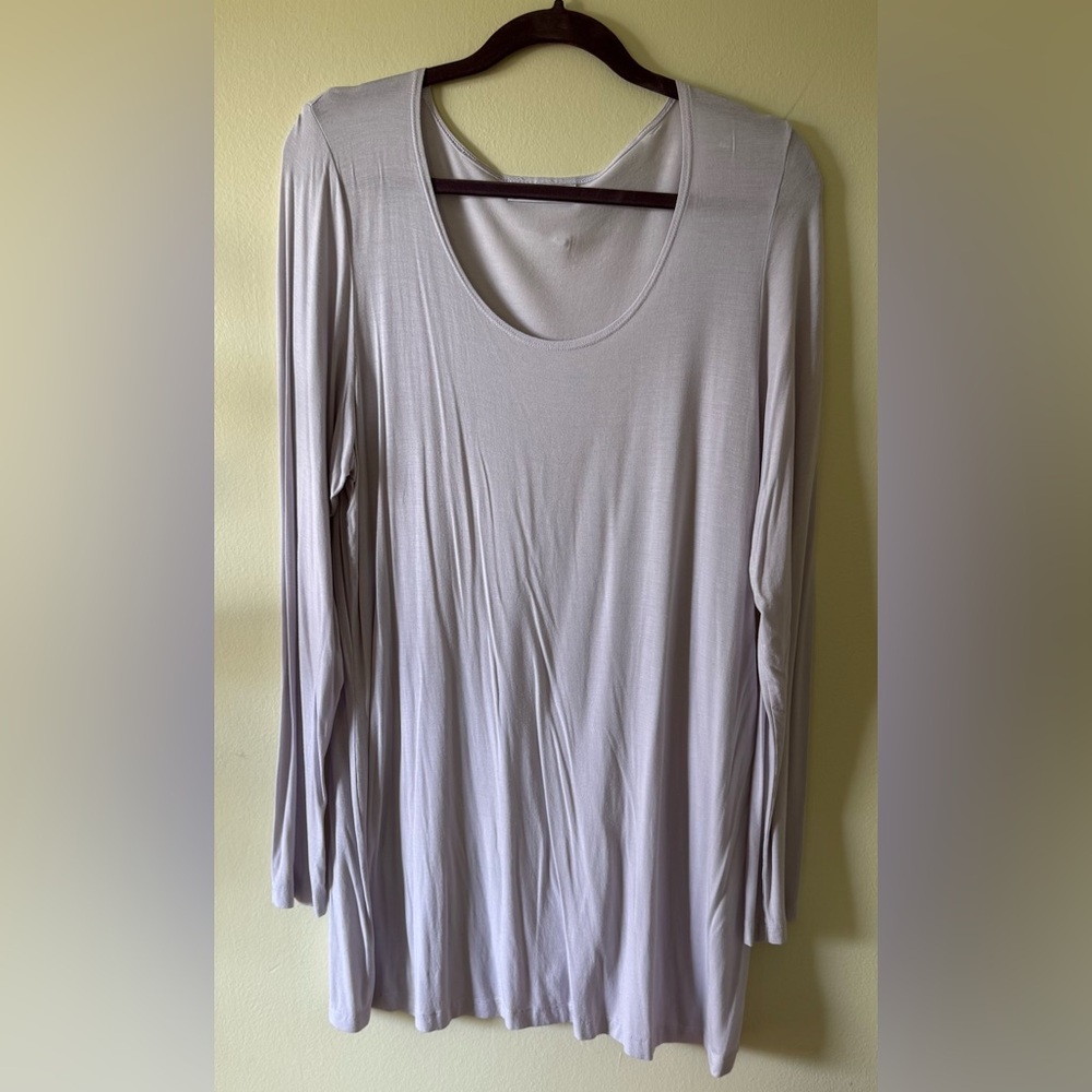 Women's Long Sleeve Top in Light Gray